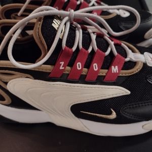 Woman's 7.5 Nike Zoom